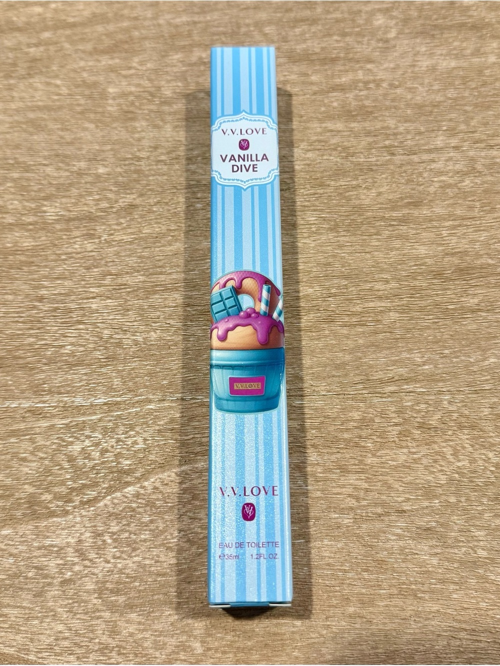 V.V.LOVE Vanilla Dive - Light Blue Striped Box